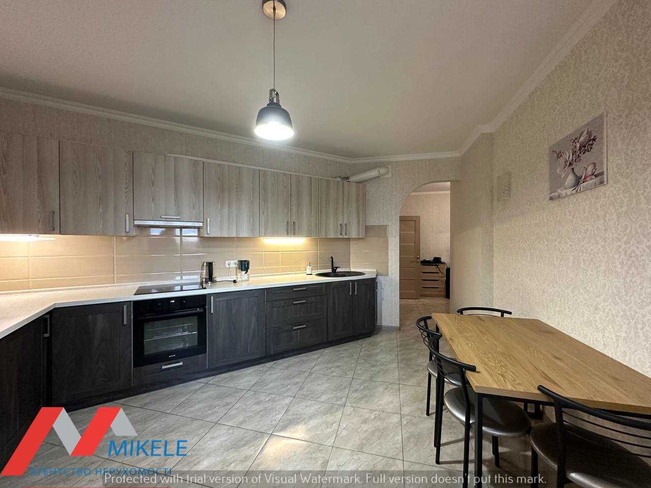 Spacious 1-bedroom apartment in Parkova Vezha residential complex with modern renovation