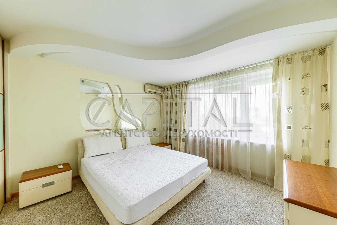 4-Room Spacious Apartment on Omelyanovich-Pavlenko Street, Pechersk District
