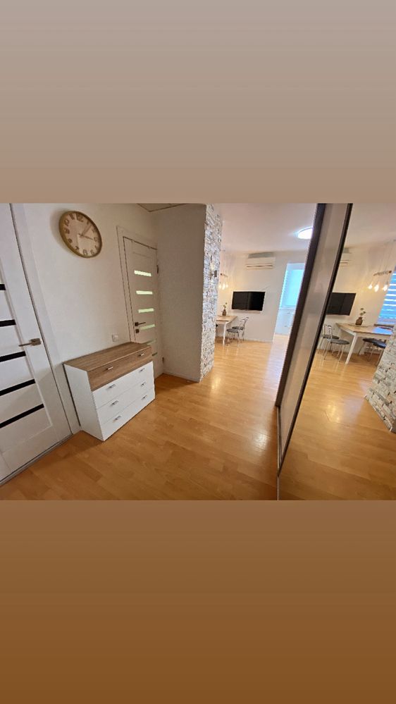 Modern Studio Apartment with Walk-in Closet