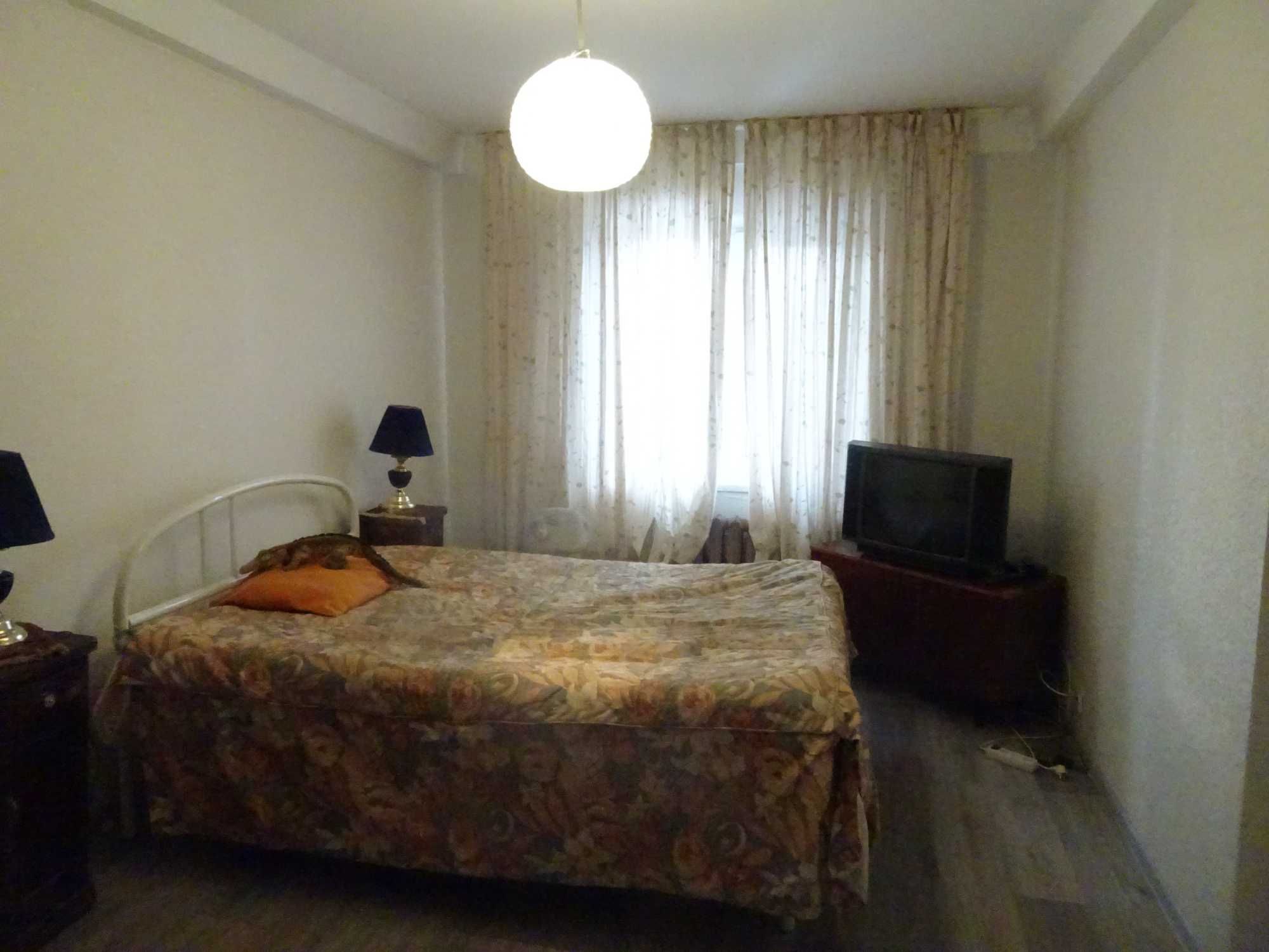 Renovated 2-Bedroom Apartment Near Nivki Metro