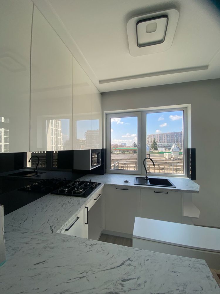 2.5-Room Apartment in Comfort City Complex with Large Terrace