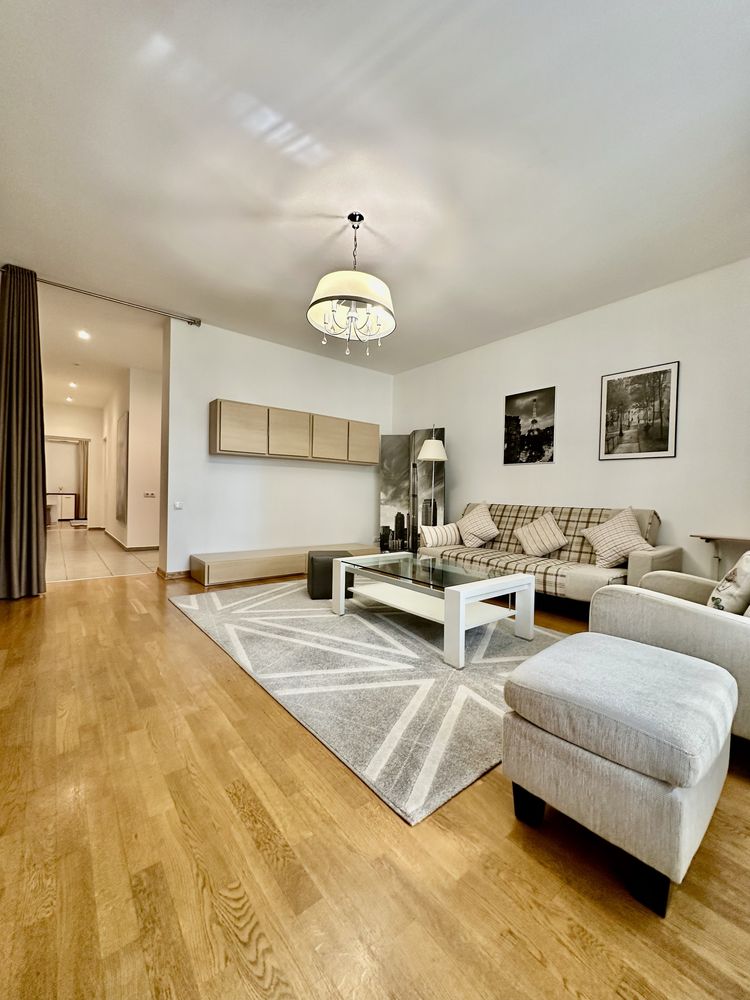 3-Bedroom Apartment in Odessa City Center near Shevchenko Park