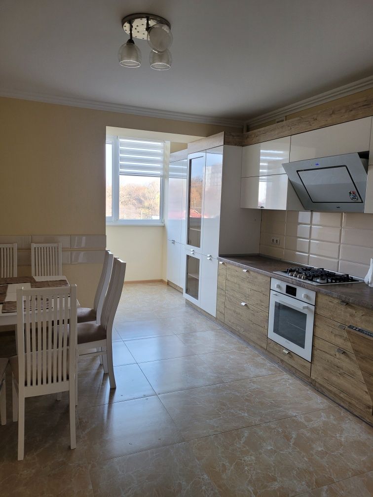 2-Room Apartment near Park and Lake with Great View