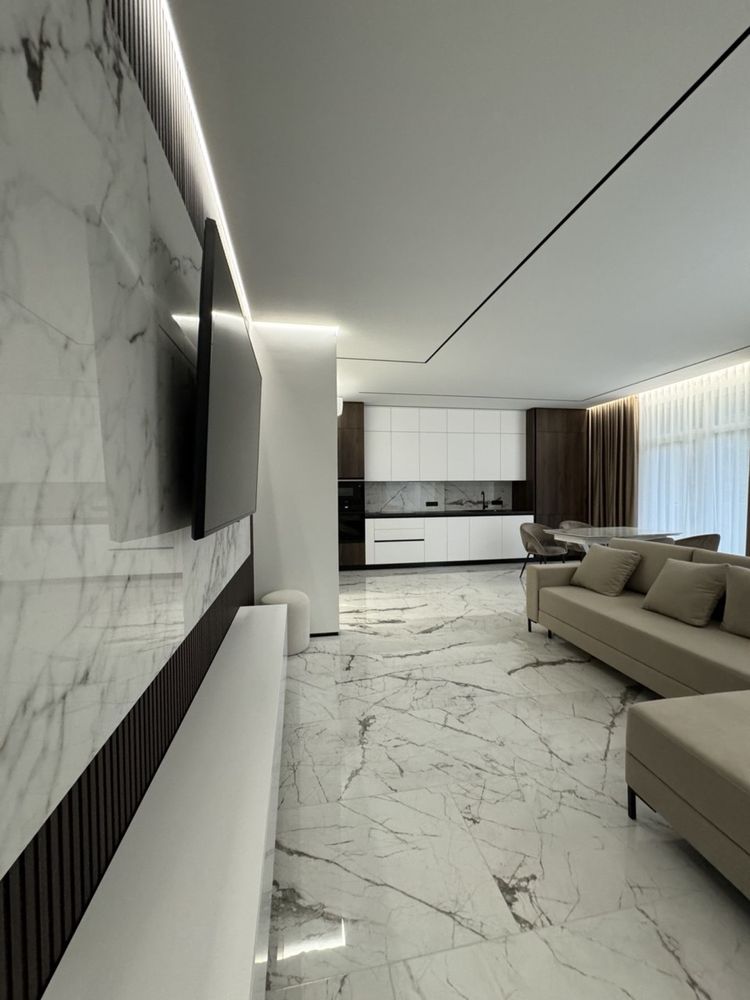 Spacious 3-Room Apartment with Water View in Slavyanskaya Embankment