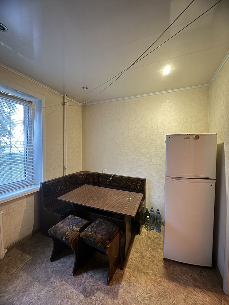 1-Room Apartment on 1st Floor of 9-Story Building