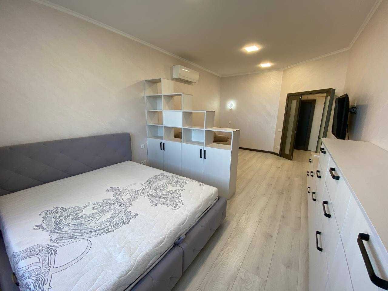 Spacious 1-bedroom apartment in French Quarter with sea view