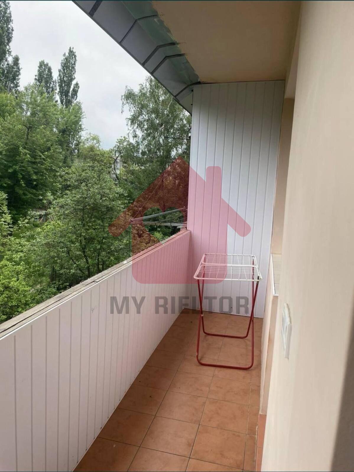 2-Room Apartment on Hrushevskyi Street, 55 sq.m, 3rd Floor