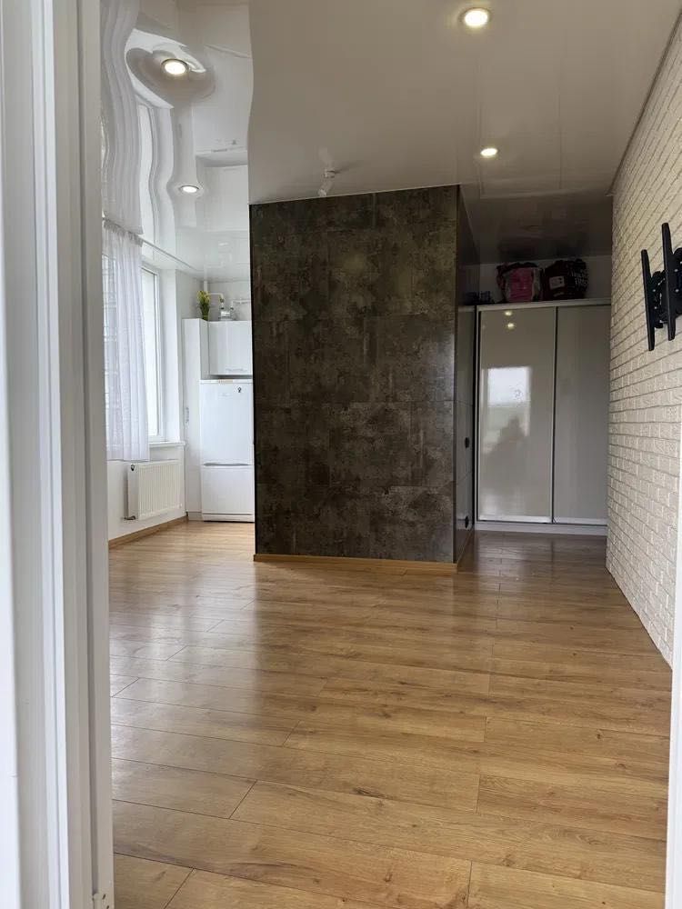 Spacious 1-Bedroom Apartment with City View in Shchaslyvy Complex