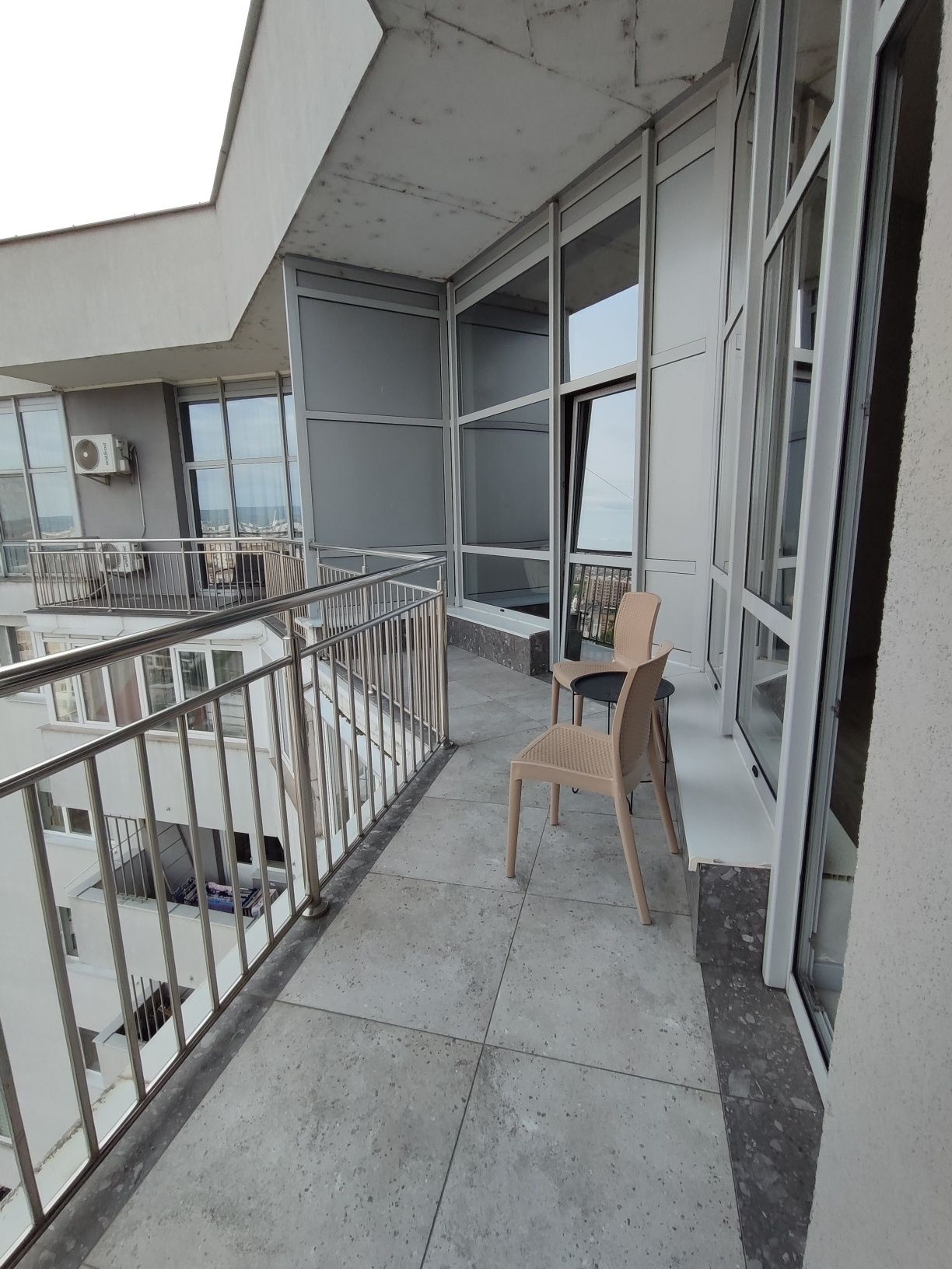 Spacious Apartment in Tokyo Residential Complex, Uzhhorod with City Panoramic View