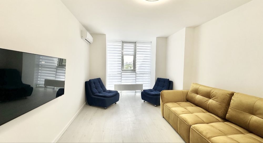 2-Room Apartment in Podil Plaza with Panoramic View of Andriyivska Church