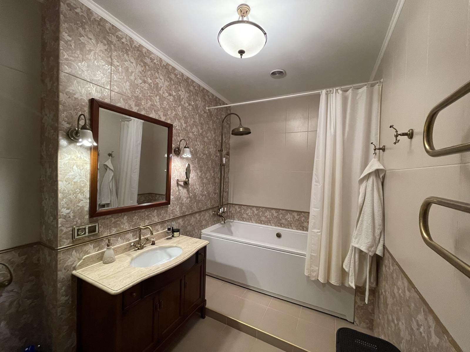 3-Room Apartment with Sea and City View in Galitsky Complex