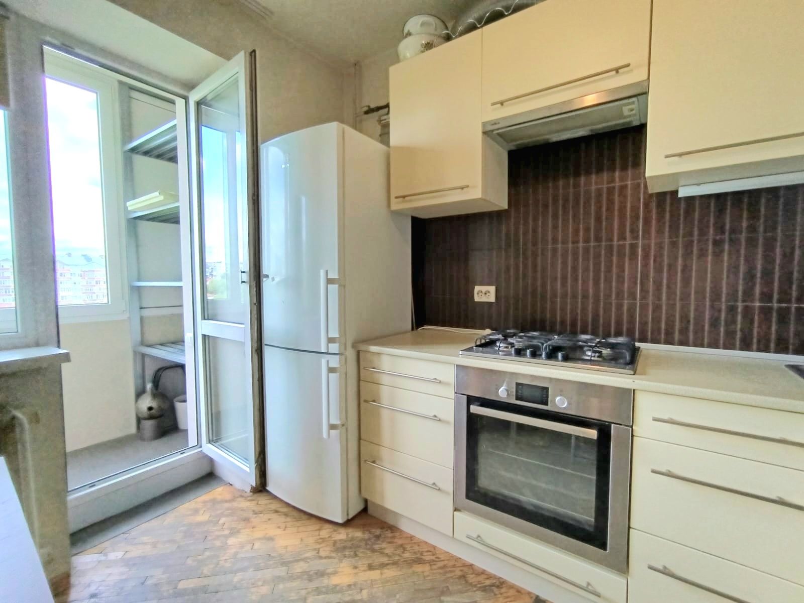 Cozy 1-bedroom apartment near Southern Shopping Center and Kulchytska Park