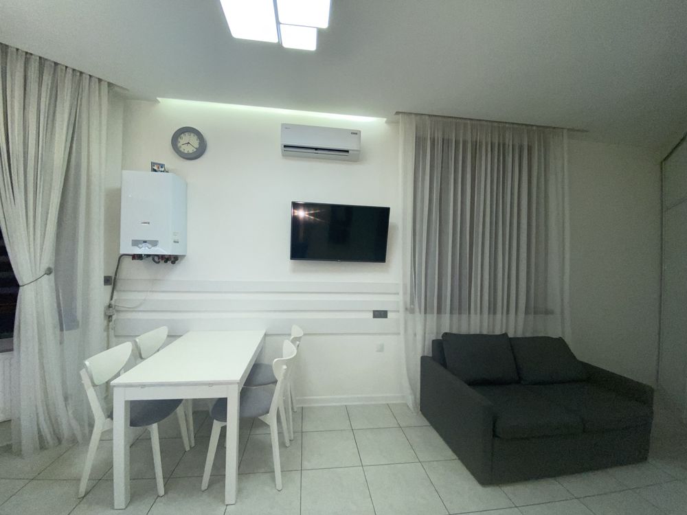 1-Bedroom Apartment with Modern Renovation at 7th Station of Fontana