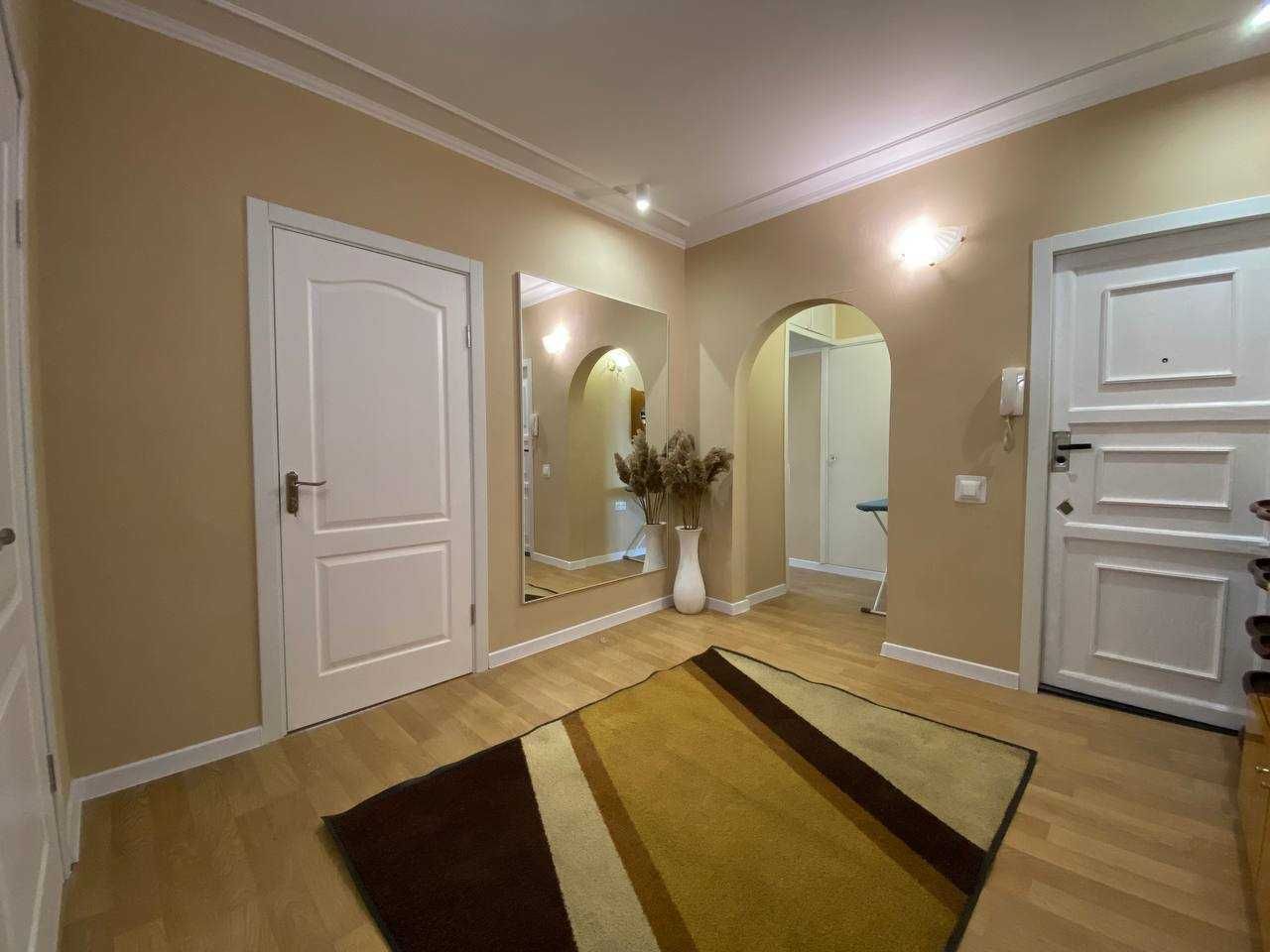 3-Room Apartment in Dniprovskyi District, Kyiv