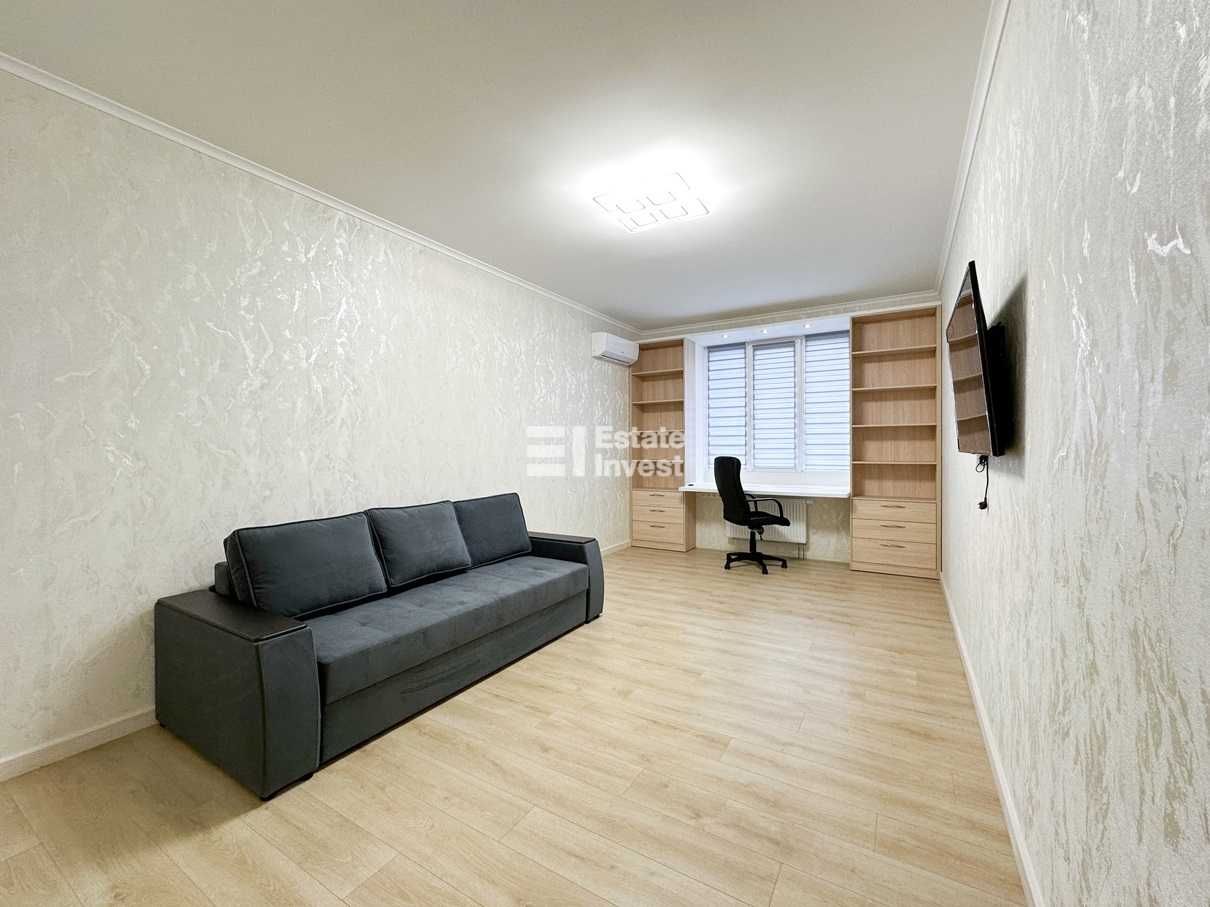 2-Room Apartment in Botanical Lane, Infinity Complex, with Designer Renovation