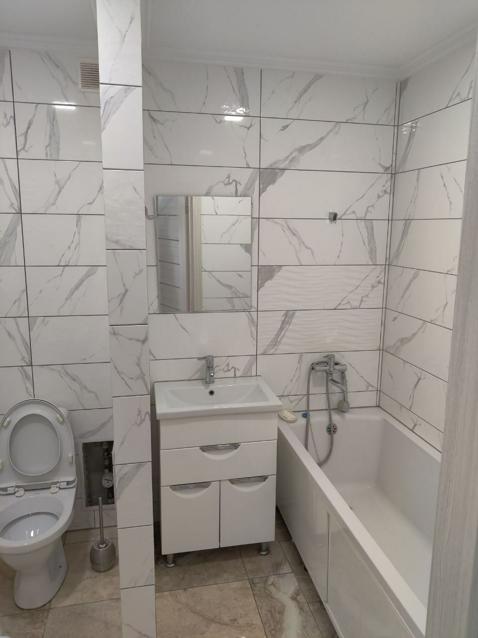 1-Bedroom Studio Apartment in Vynnyky, Lychakiv District
