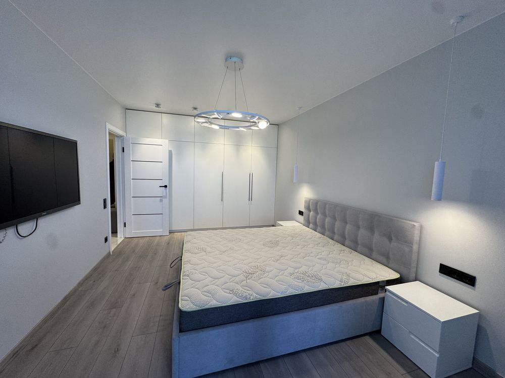 Spacious 2-bedroom apartment in Galaktyka Complex, near Livoberezhna metro