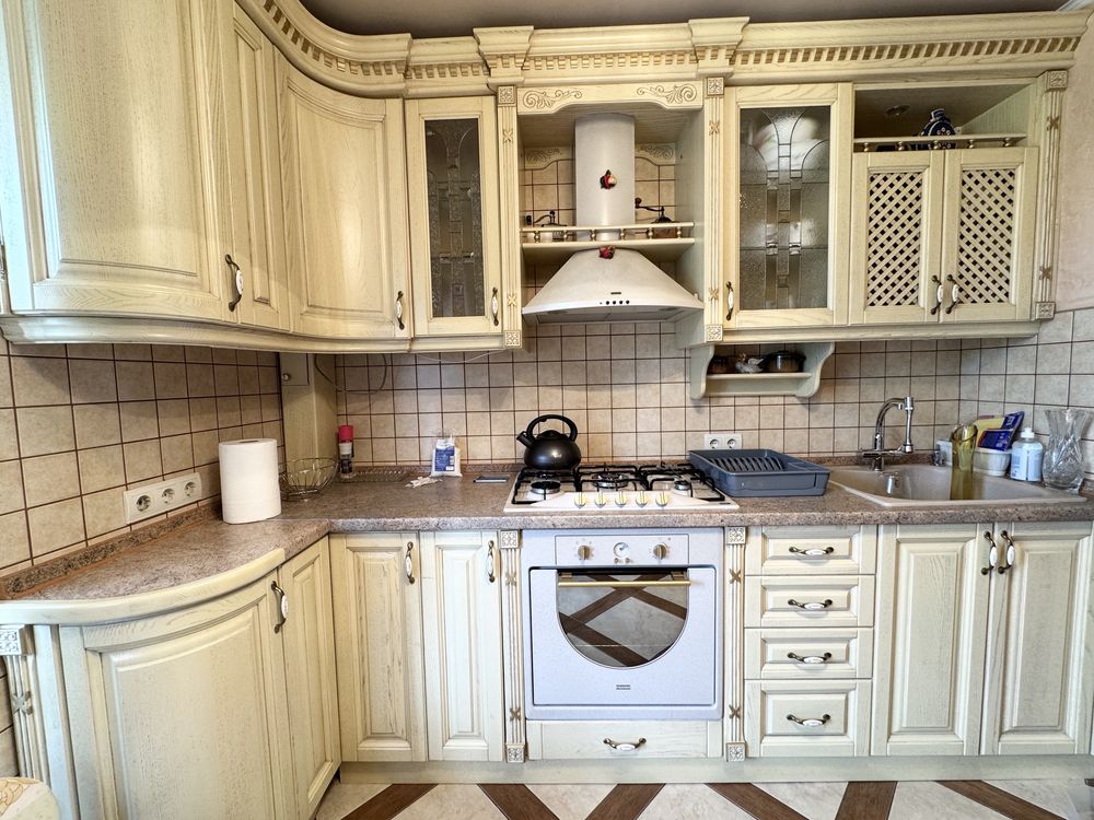3-Room Apartment in Lviv, Volodymyra Velykoho Street, Near Kniahyni Olhy Street