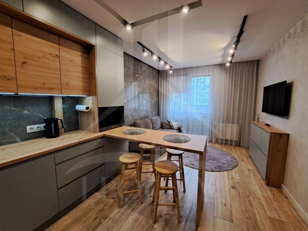 Stylish Business-Class 1-Bedroom Apartment with Designer Renovation