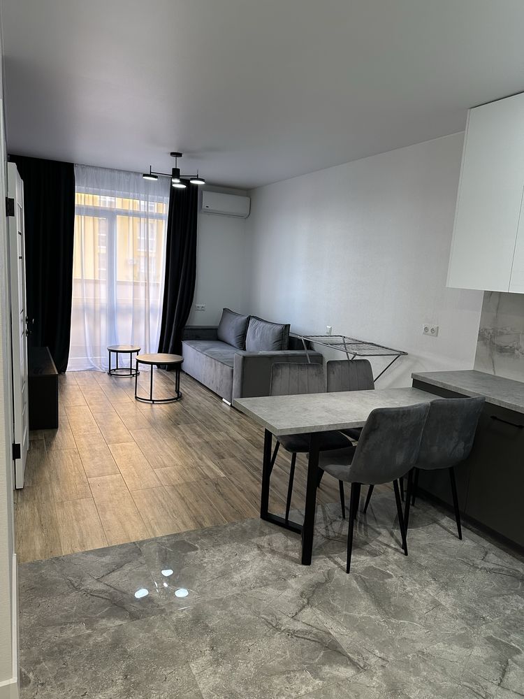 One-bedroom apartment in ЖК Рієл Сіті with designer renovation and modern amenities