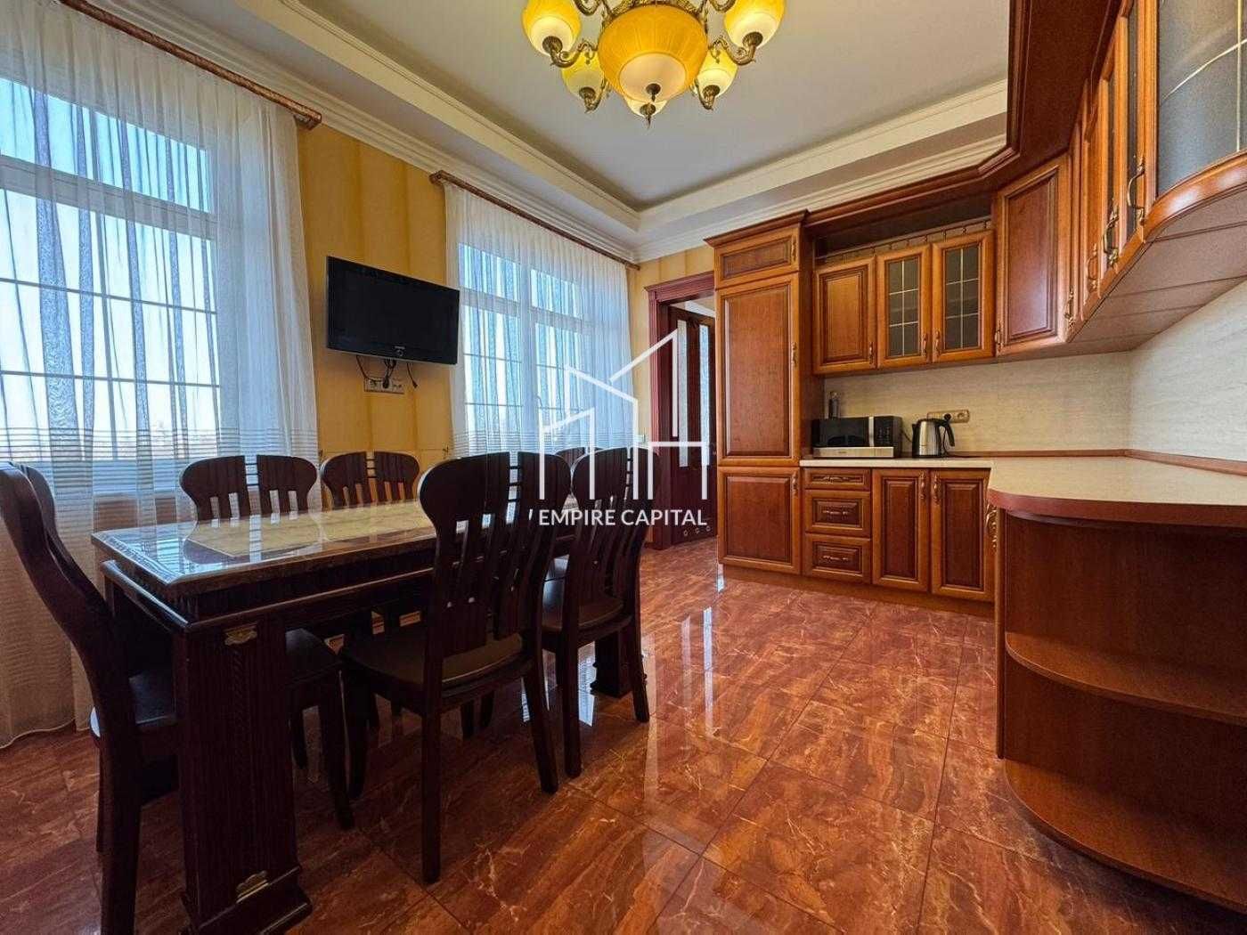 4-Room Apartment on Ternopilska Street - Comfortable and Spacious