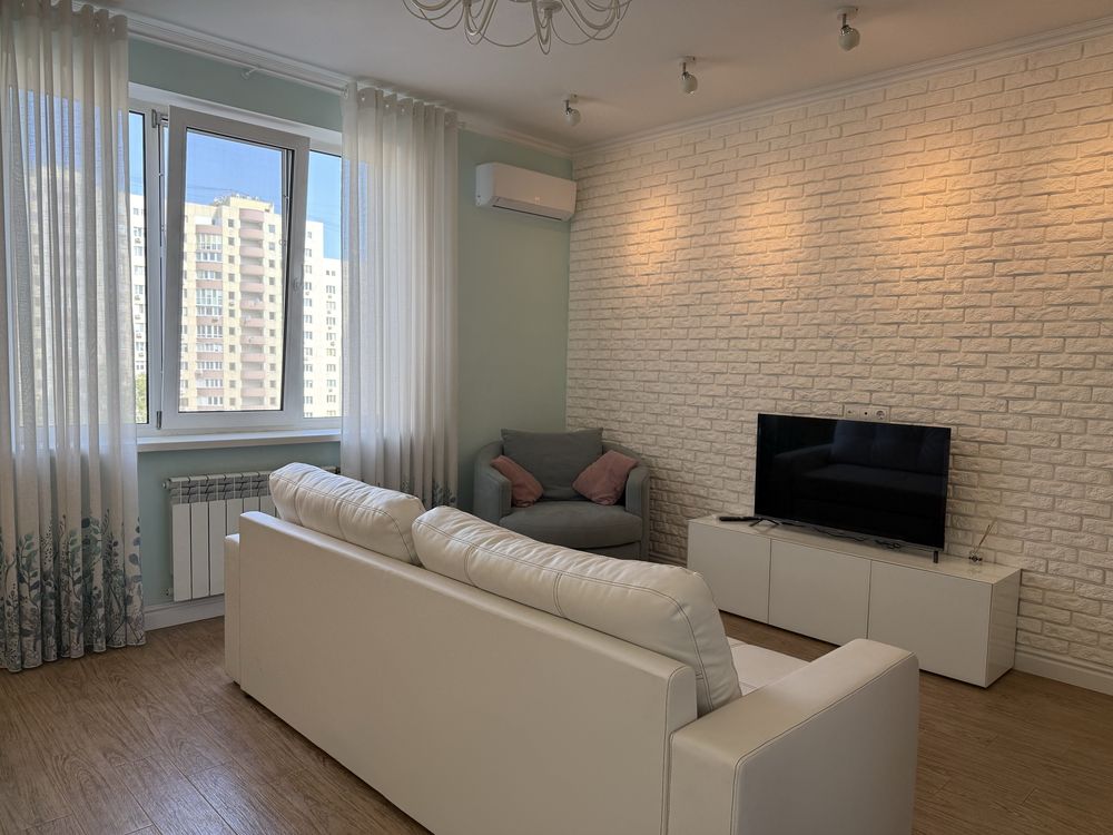 Spacious 2-bedroom apartment in Parkovyi Complex