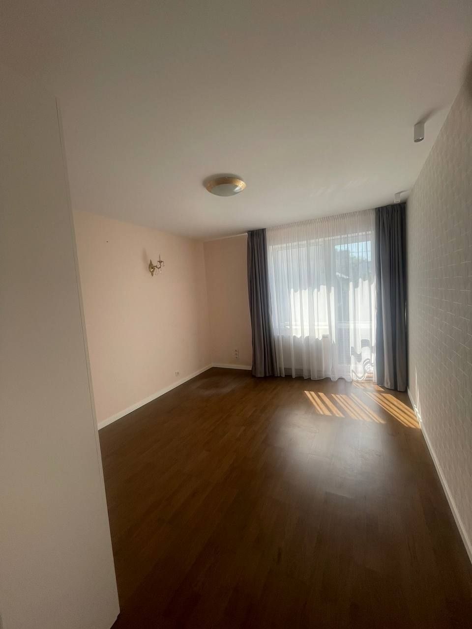 2-Room Apartment in New Building on Zahorodnya Street