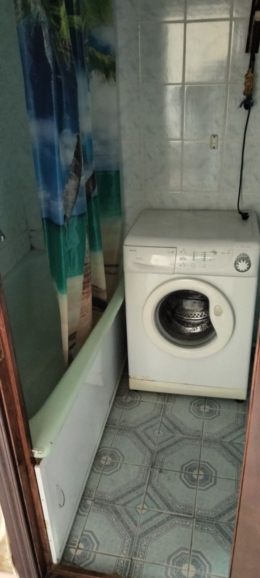 One Bedroom Apartment Near Train Station