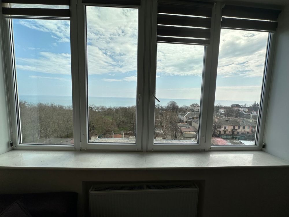 3-Bedroom Apartment in Ruslан i Ludmila Complex with Sea View