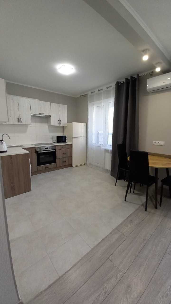 1-Bedroom Apartment near Poznyaki Metro, Modern Renovation