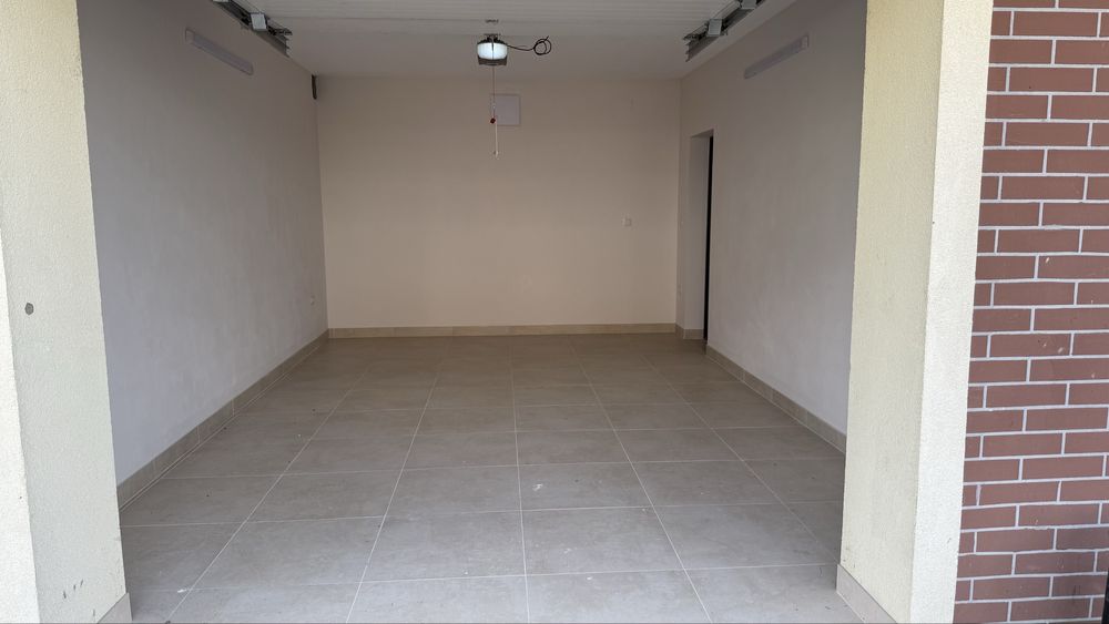 3-Room Designer Apartment with High-Quality Renovation and Full Furnishing