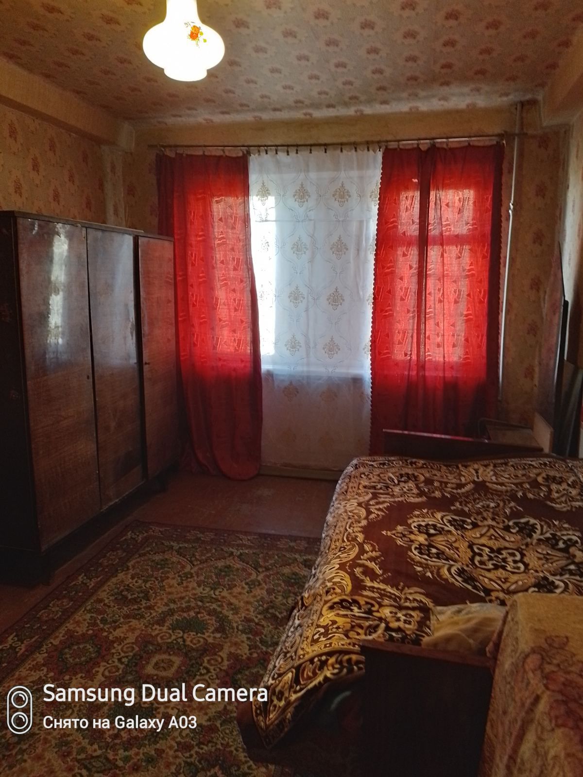 Two-room apartment near Khitryi Market with utilities included