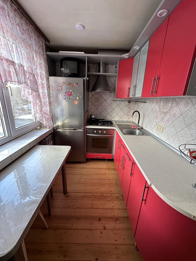 Renovated 3-Bedroom Apartment Near Metro Station