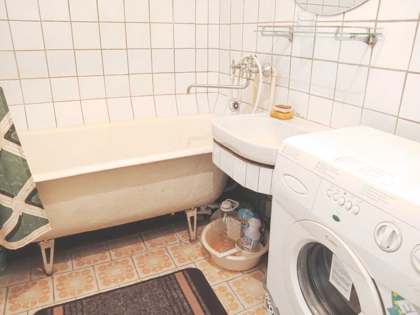 2-Room Apartment Near Railway Station in Solomenska