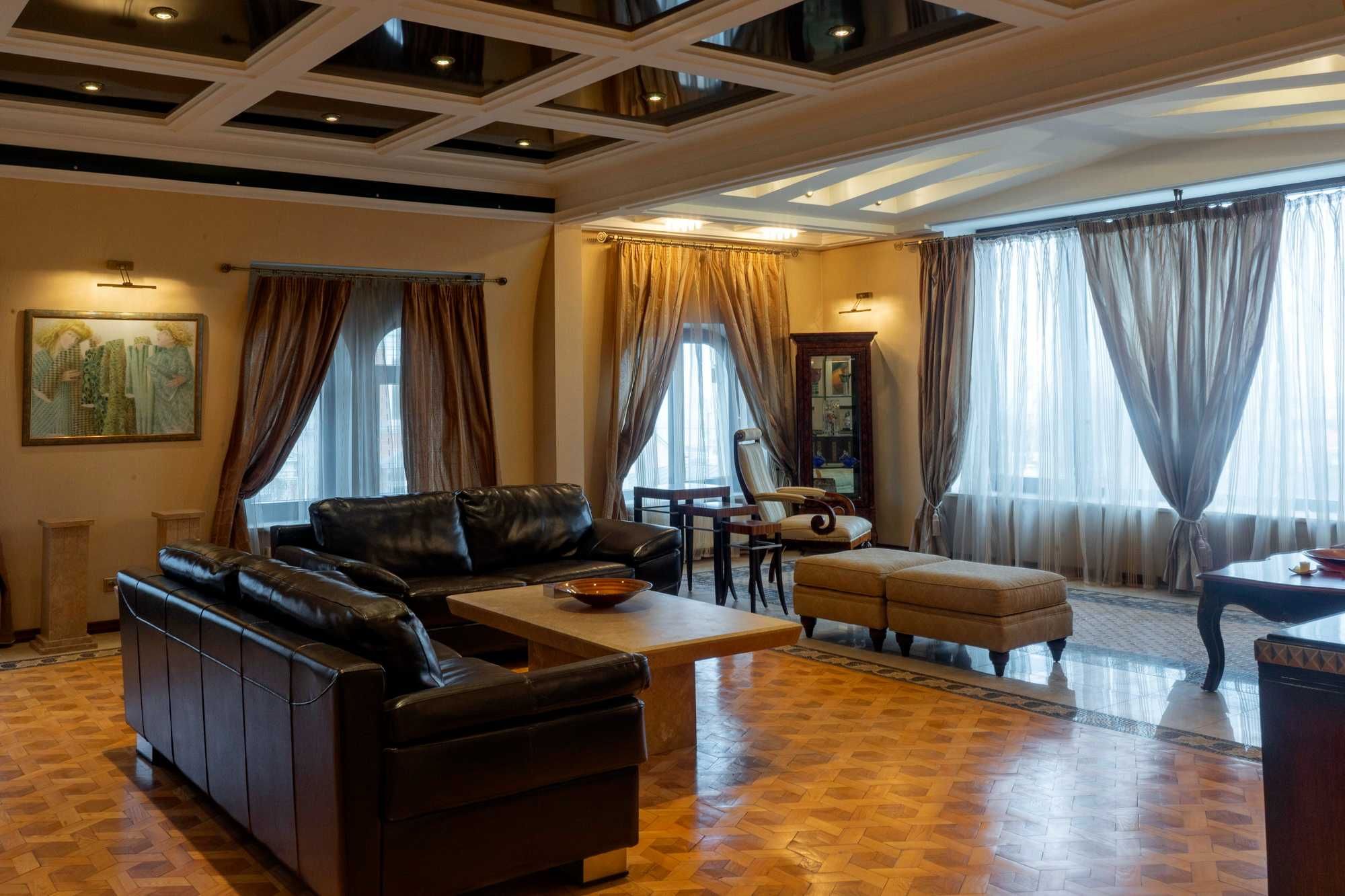 Two-Level Apartment in Historic Building near Deribasovskaya Street