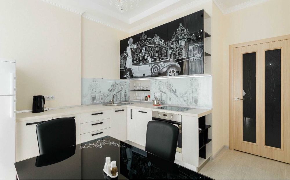 Spacious 1-bedroom apartment with sea view in Zhemchuzhina complex