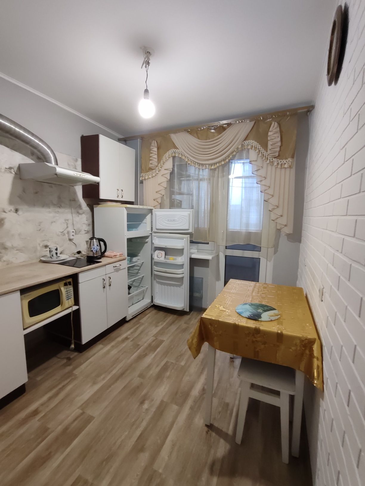 Spacious Apartment near ATB, Frunzensky District, 9th Floor