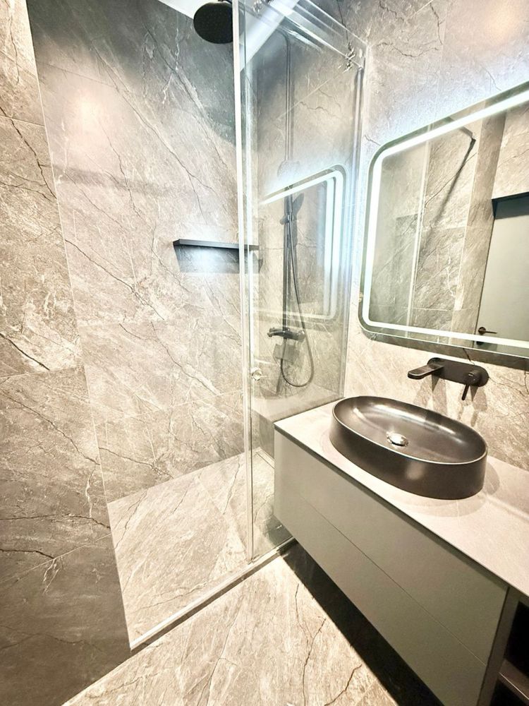 Stylish 1-Bedroom Apartment with Large Terrace