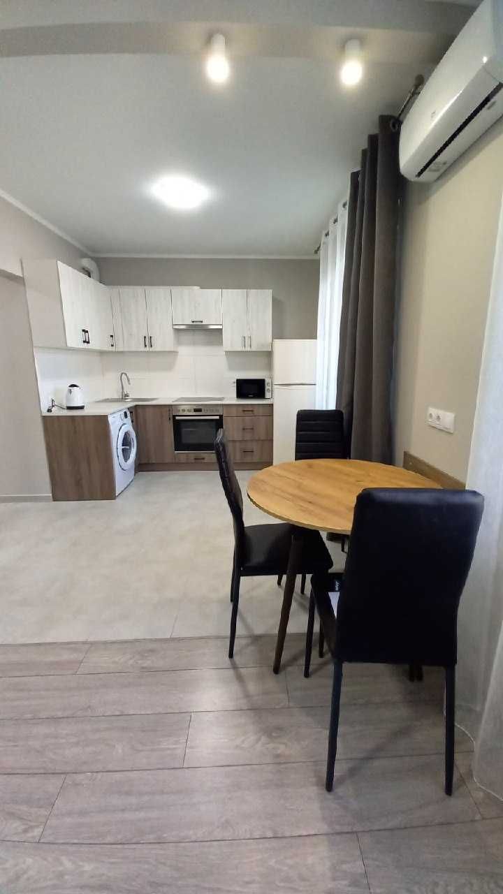 1-Bedroom Apartment near Poznyaki Metro, Modern Renovation