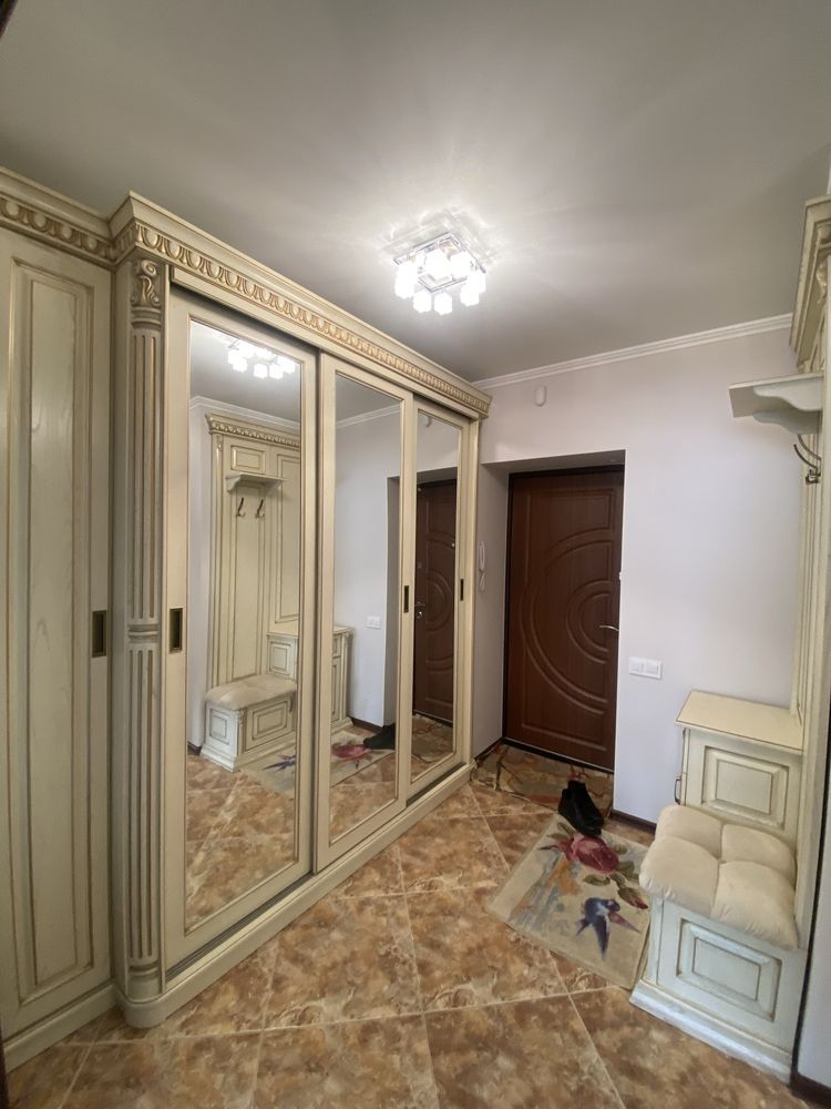 Modern 2-Bedroom Apartment with Floor Heating Near Lake