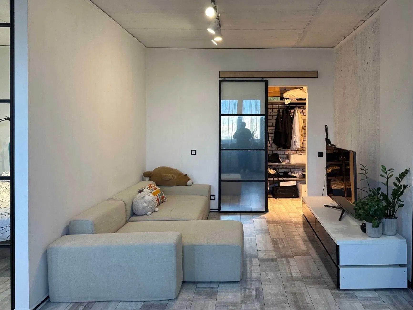 Modern Loft-Style Apartment with Designer Renovation