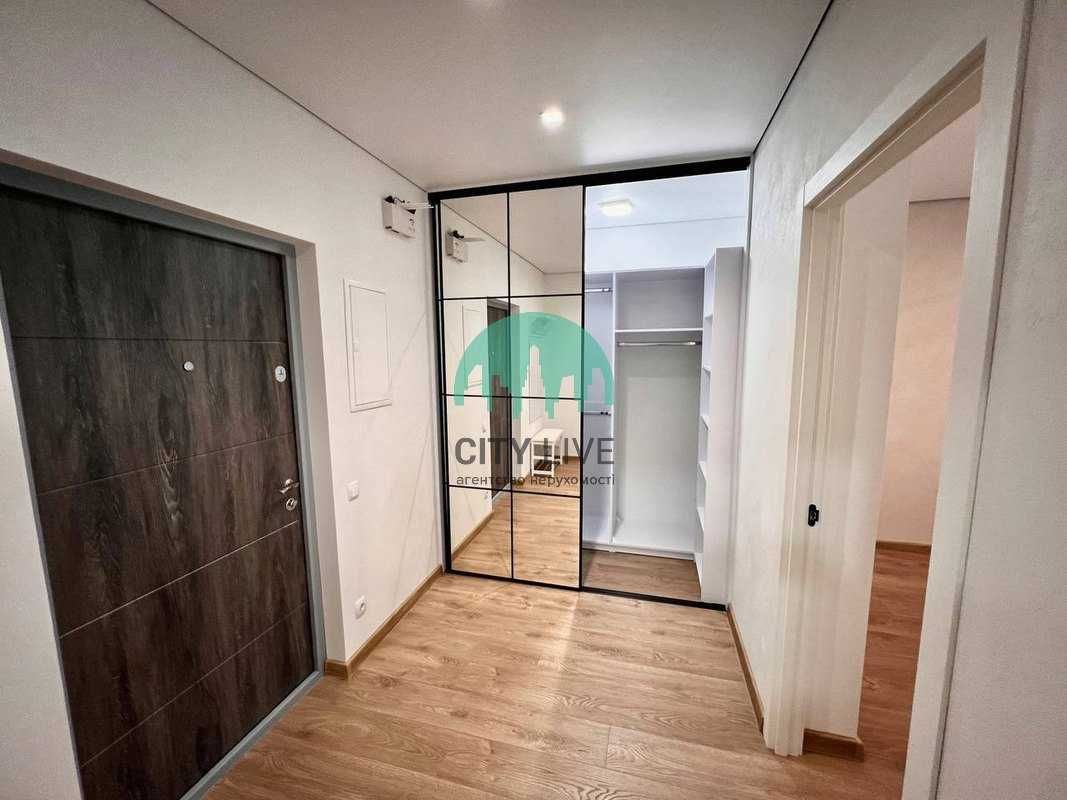 Modern Minimalist 1-Bedroom Apartment in Union Complex