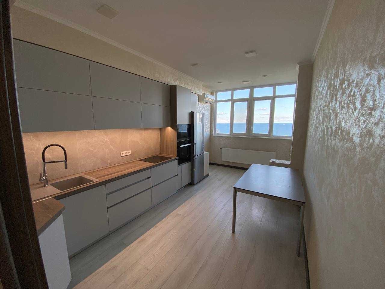 Spacious 1-bedroom apartment in French Quarter with sea view