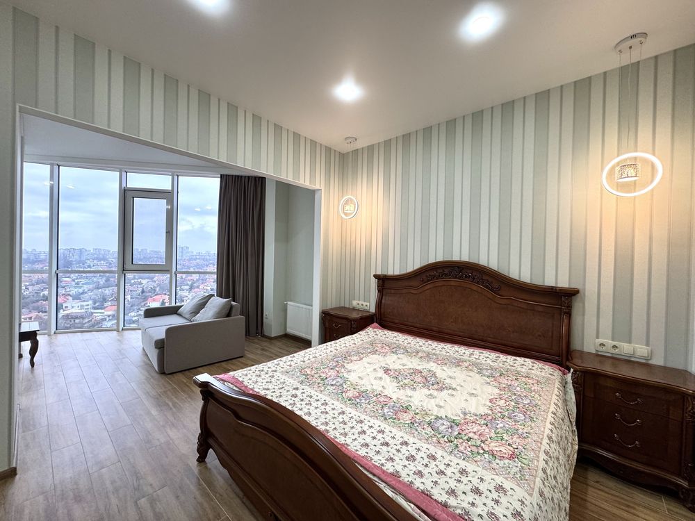 Modern 1-Bedroom Apartment with Sea View