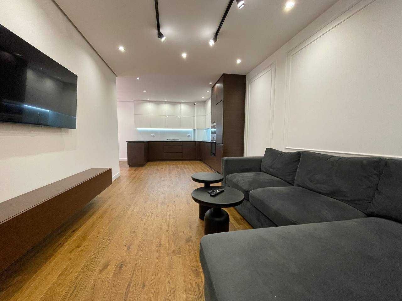 Modern 2-Bedroom Apartment with Studio Kitchen