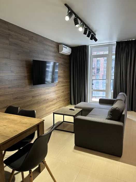 Designer 2-Room Apartment in Avalon Complex near City Center