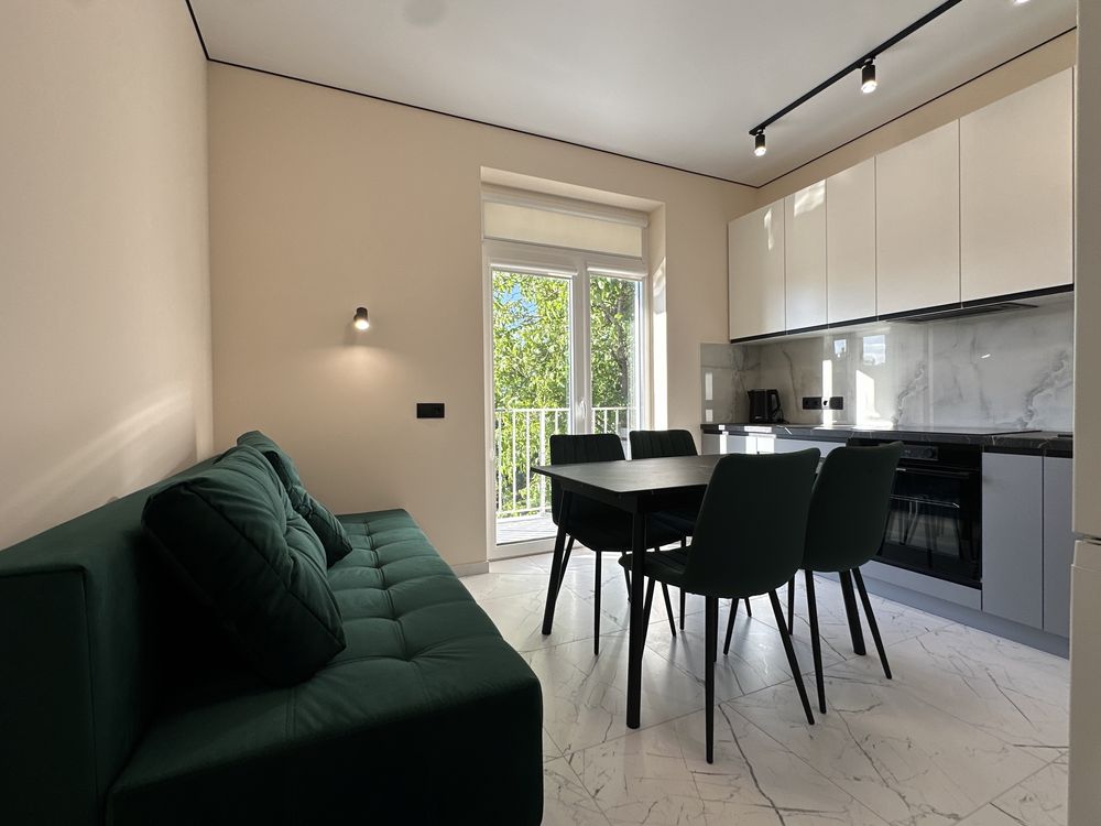 Modern 1.5-Room Apartment in City Center with Full Furnishing