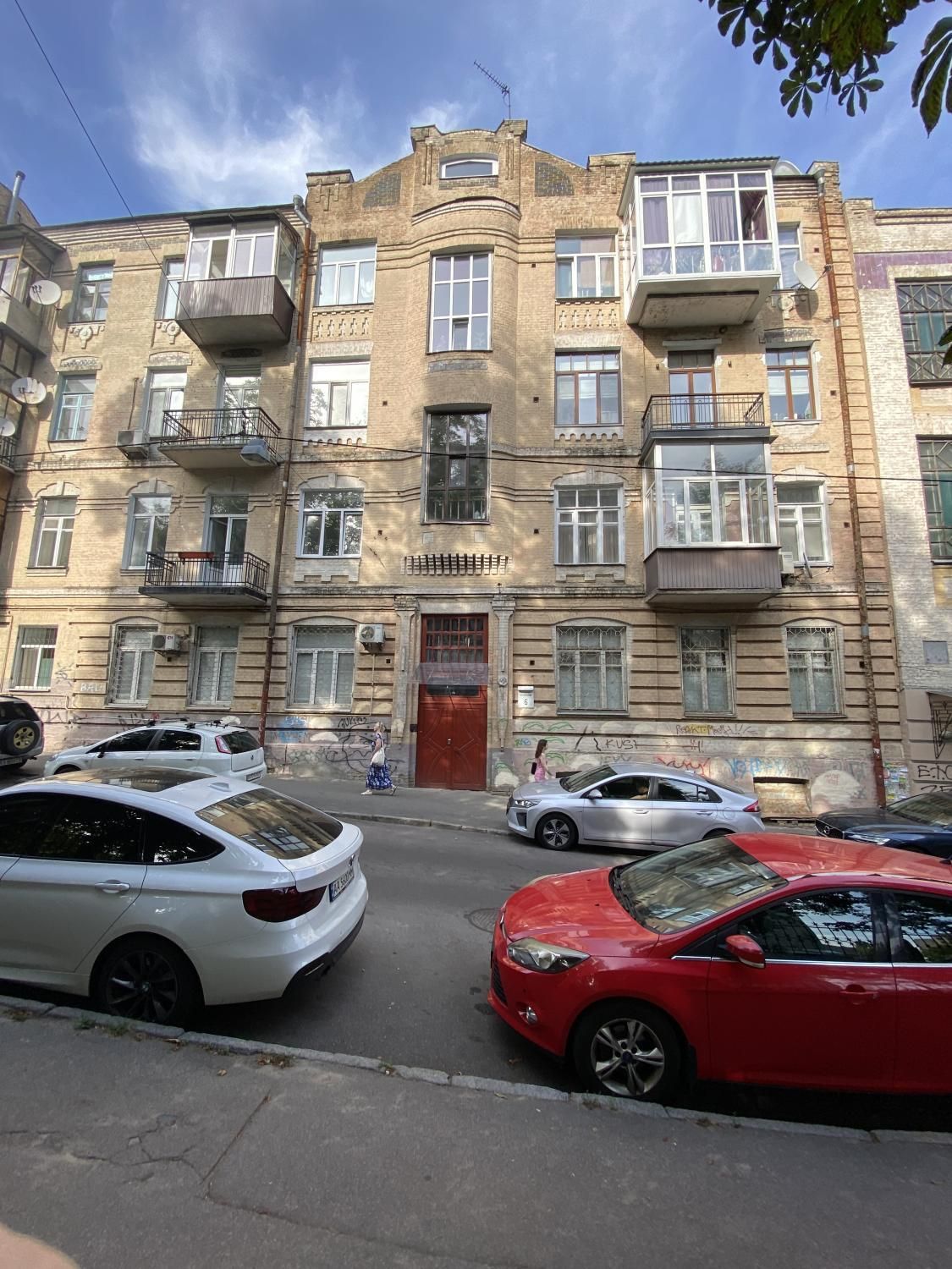 Central Kyiv Apartment near Landmarks, 64 sq.m, Separate Rooms