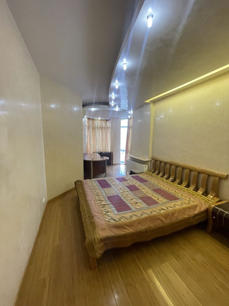 Spacious 3-Bedroom Apartment in Arkadia with Balcony