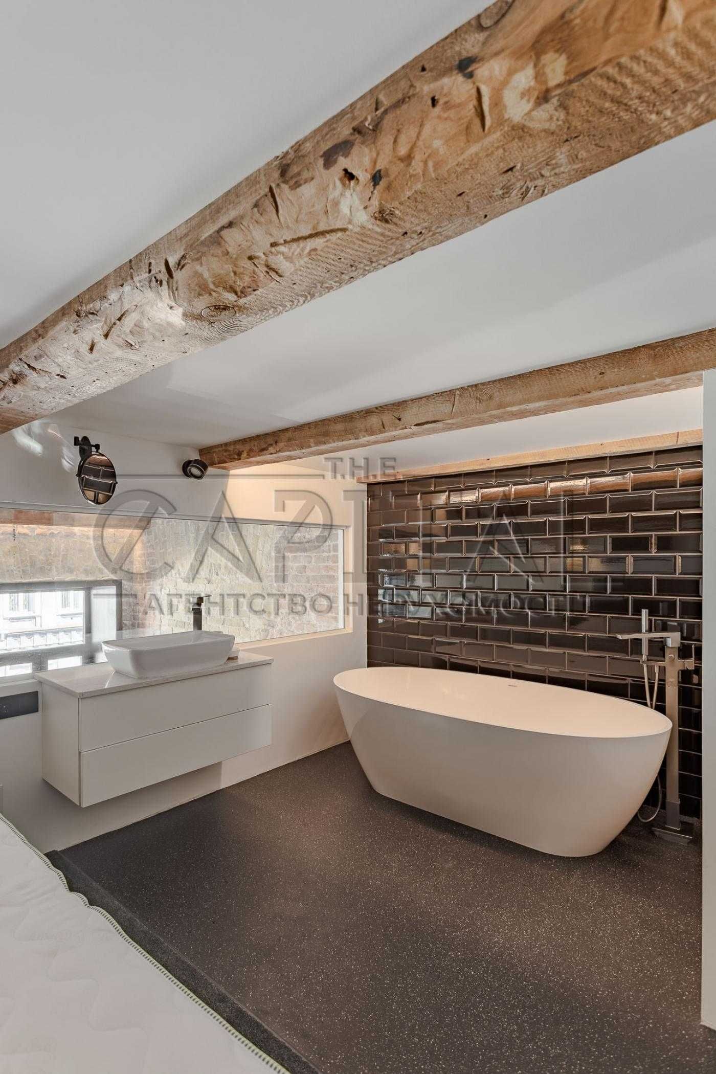 3-Bedroom Apartment in Podil, Heart of Historic District